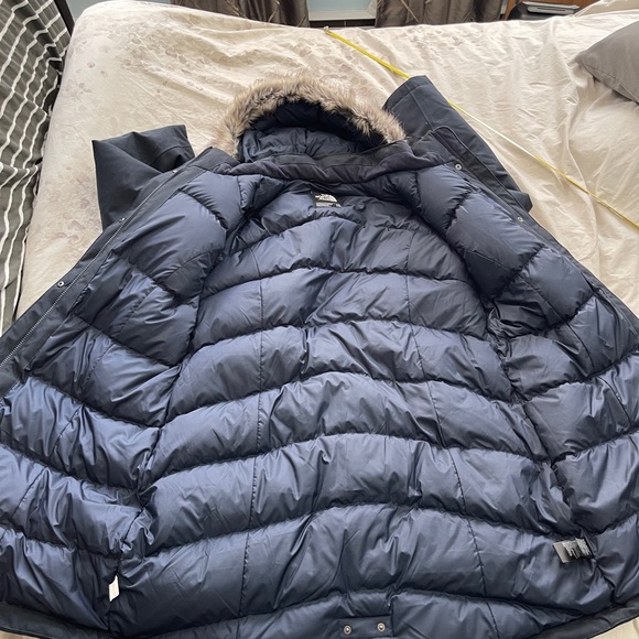 The North Face Women's Navy winter Jacket - Picture 8 of 13